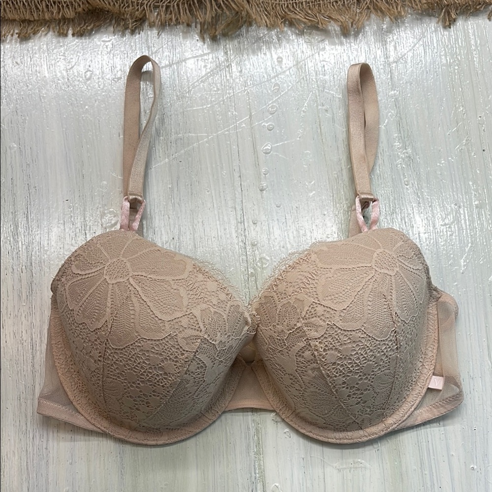 Victoria's Secret Lace Lined Demi Bra in Cream Sz 34D